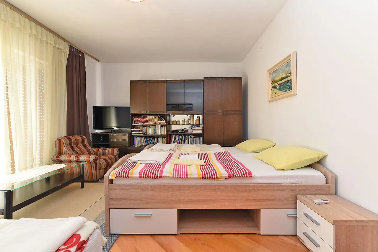 Apartments Josip 74 Pula 0*,